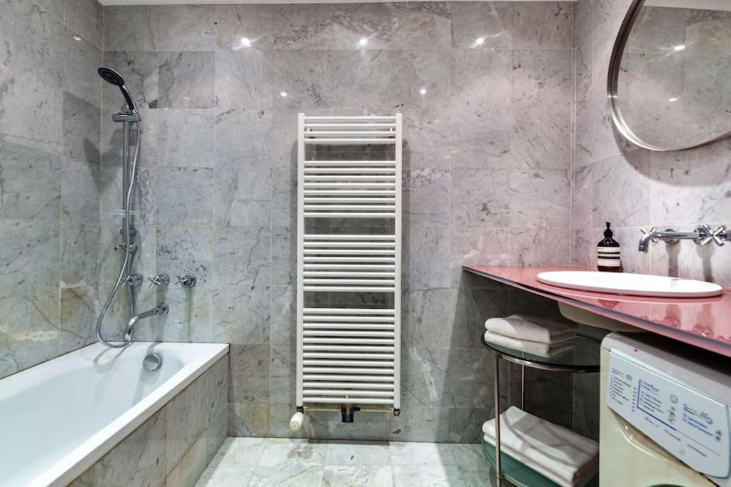 Charmant Appartement Au Coeur De Paris Eksteriør bilde